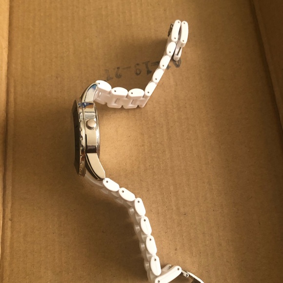 Watch - Picture 2 of 4